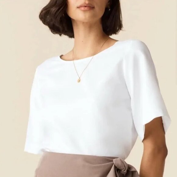 Vetta Capsule The Cropped Blouse in White - Picture 1 of 2